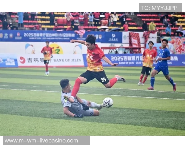 全运会足球决赛精彩回顾:激情对决与青春风采的完美交融 全运会足球决赛精彩回顾:激情对决与青春风采的完美交融