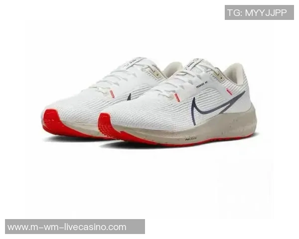 耐克足球袜的舒适体验与运动表现提升的完美结合 耐克足球袜的舒适体验与运动表现提升的完美结合